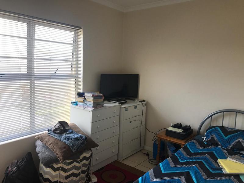 2 Bedroom Property for Sale in Vredekloof East Western Cape